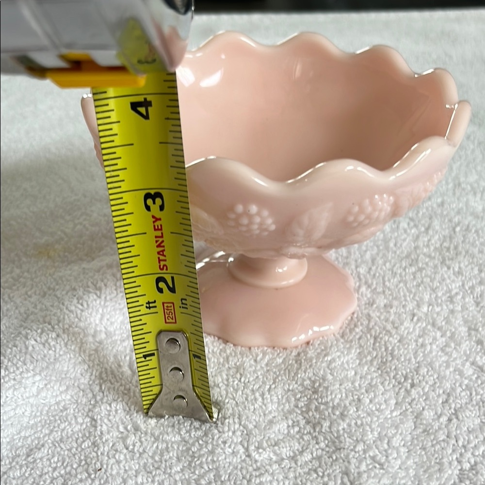 Pink Scalloped Edge Decorative Bowl - Picture 4 of 4
